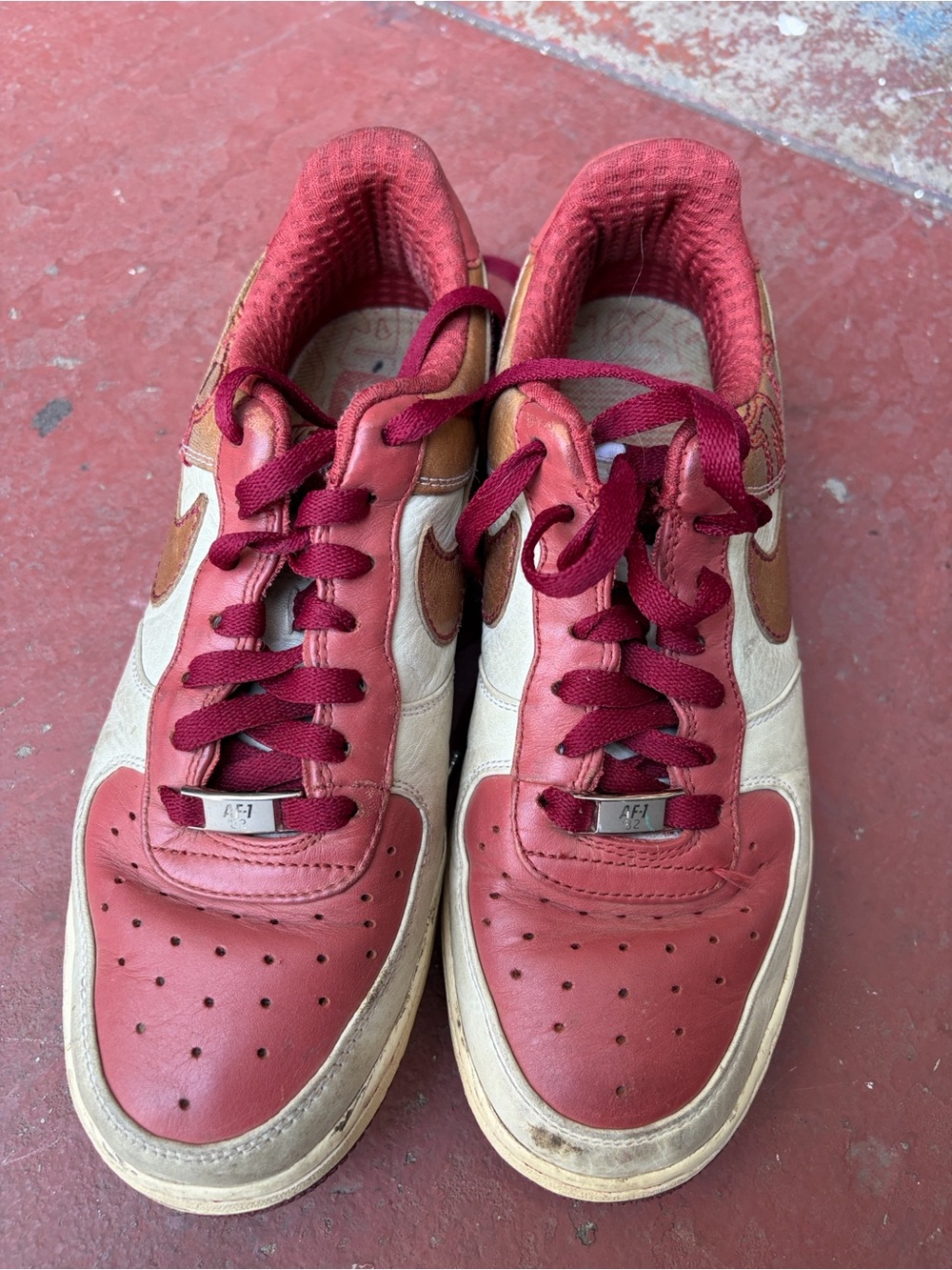 Nike Air Jordan 7Y Leather Lace-Up Sneakers in Burgundy and Tan
